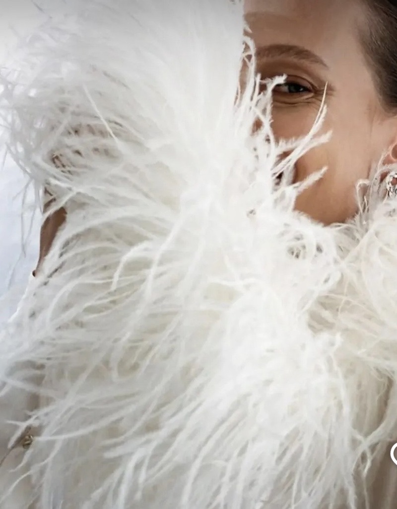 Бархат и&nbsp;перья: роскошные текстуры для новогодней ночи