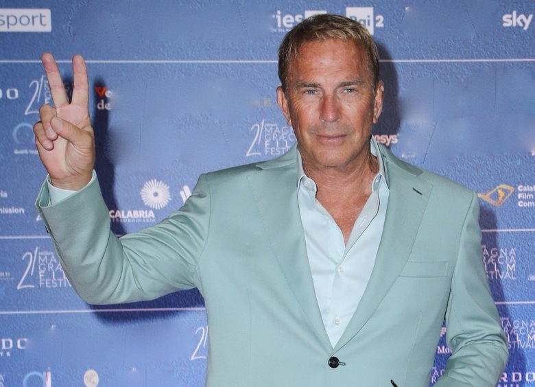 70-летний Кевин Костнер был замечен в понедельник вечером в Аспене