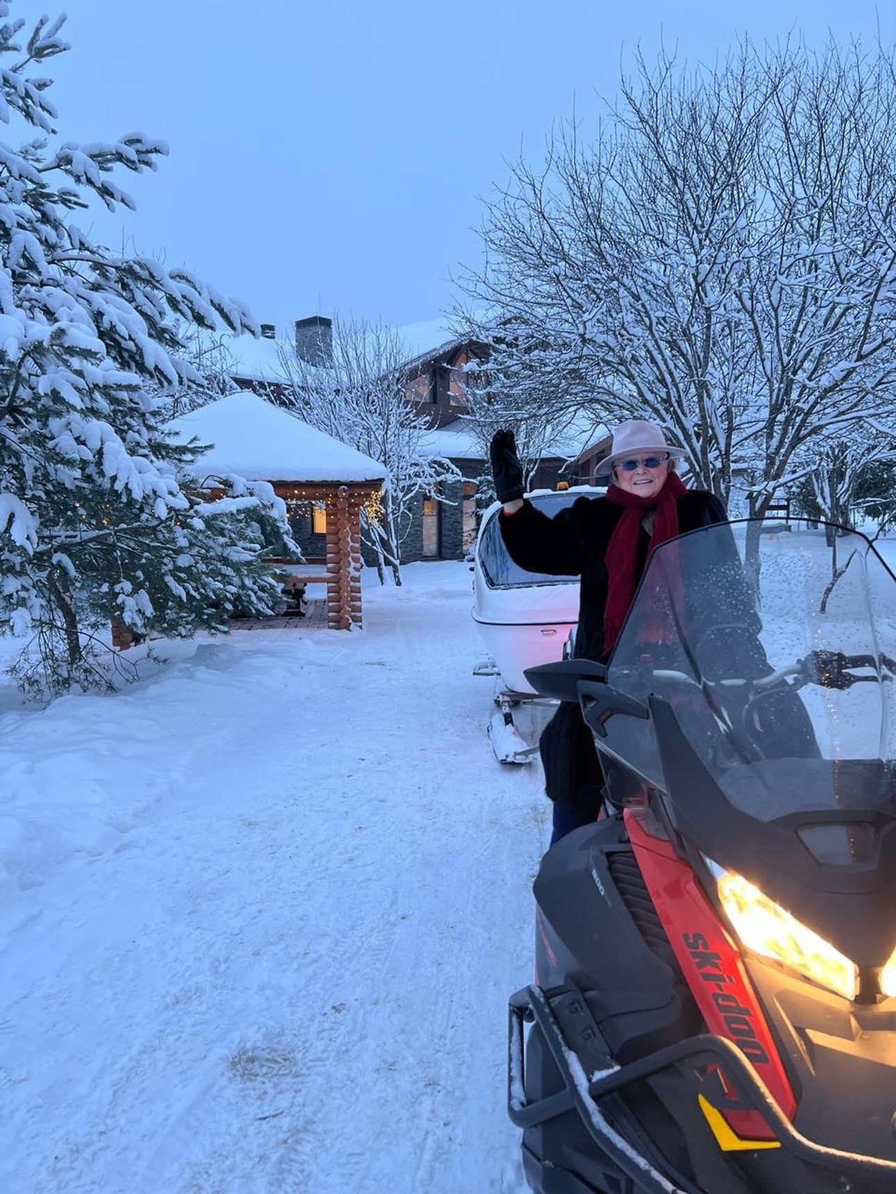 Супруга Михалков показала как активничает на&nbsp;даче на&nbsp;Новый год