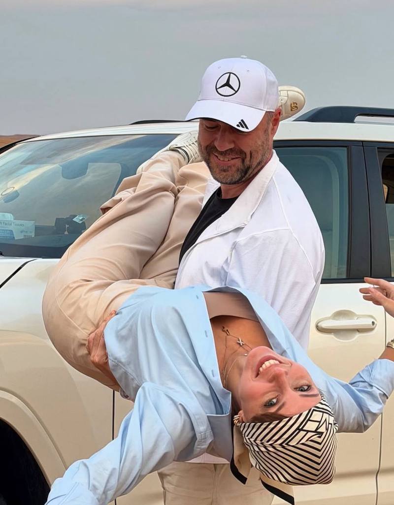 &laquo;Котик и&nbsp;сметана&raquo;: в&nbsp;Сети обсуждают жаркие кадры Дибровой и&nbsp;Товстика