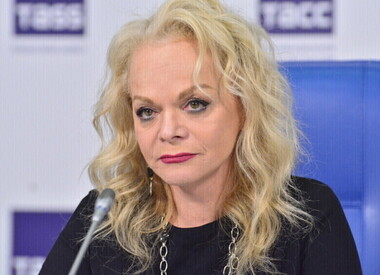 Лариса Долина
