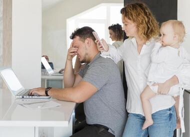 Всем должна, а себе задолжала: что делать, если все силы уходят на заботу о детях, муже и родителях