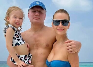 «Как незаметно пролетело время»: Орлова показала, как менялась ее дочь с роддома до трехлетия