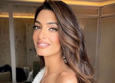 5 стильных выходов Амаль Клуни: как быть деловой и женственной