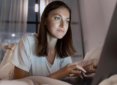 Любовь в эпоху цифровых технологий: правила онлайн-знакомств