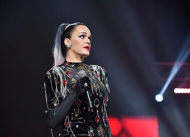 «Деградирует со страшной скоростью»: поклонники шокированы оголившейся в гримерке Славой