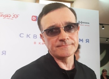 Кадры недели: Бероев женился на юной балерине, Цыганова ела лед на Байкале