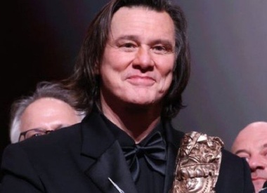 Джим Керри или двойник: Поклонники гадают, кто был на премии «Сезар»