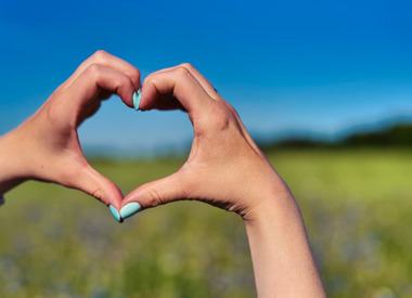 Маникюрный мастхэв весны: кремы, масла и идеи для домашнего спа-ритуала