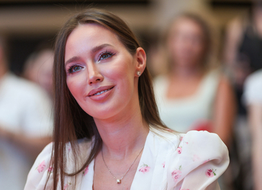 Многодетная мама Анастасия Костенко похвасталась стройной фигурой