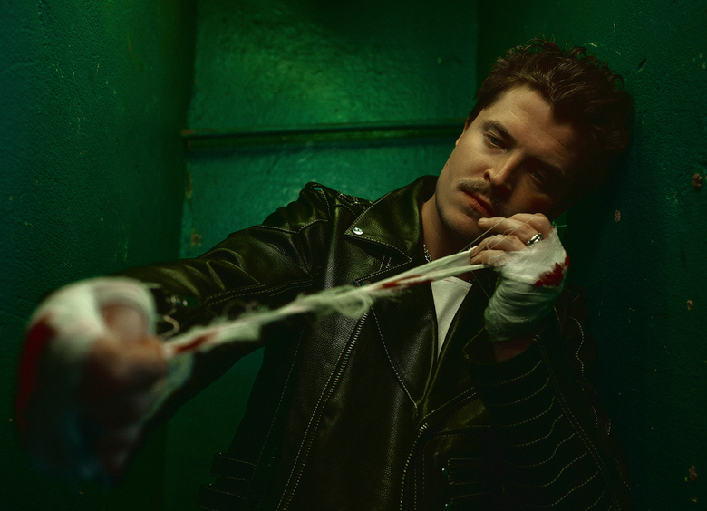 «С типичной комедией